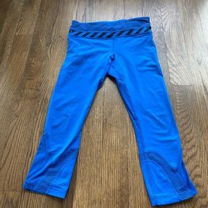 Lululemon, pace rival crop, blue, size 6